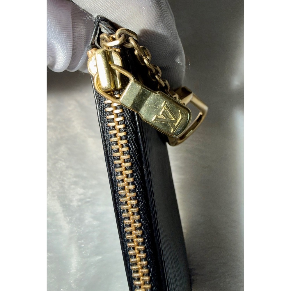 Louis Vuitton Cles Key Pouch Black Epi Leather Zip Wallet - Picture 5 of 12
